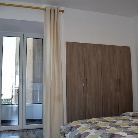 Estelia Court