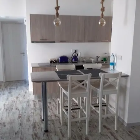 شقة Estelia Court